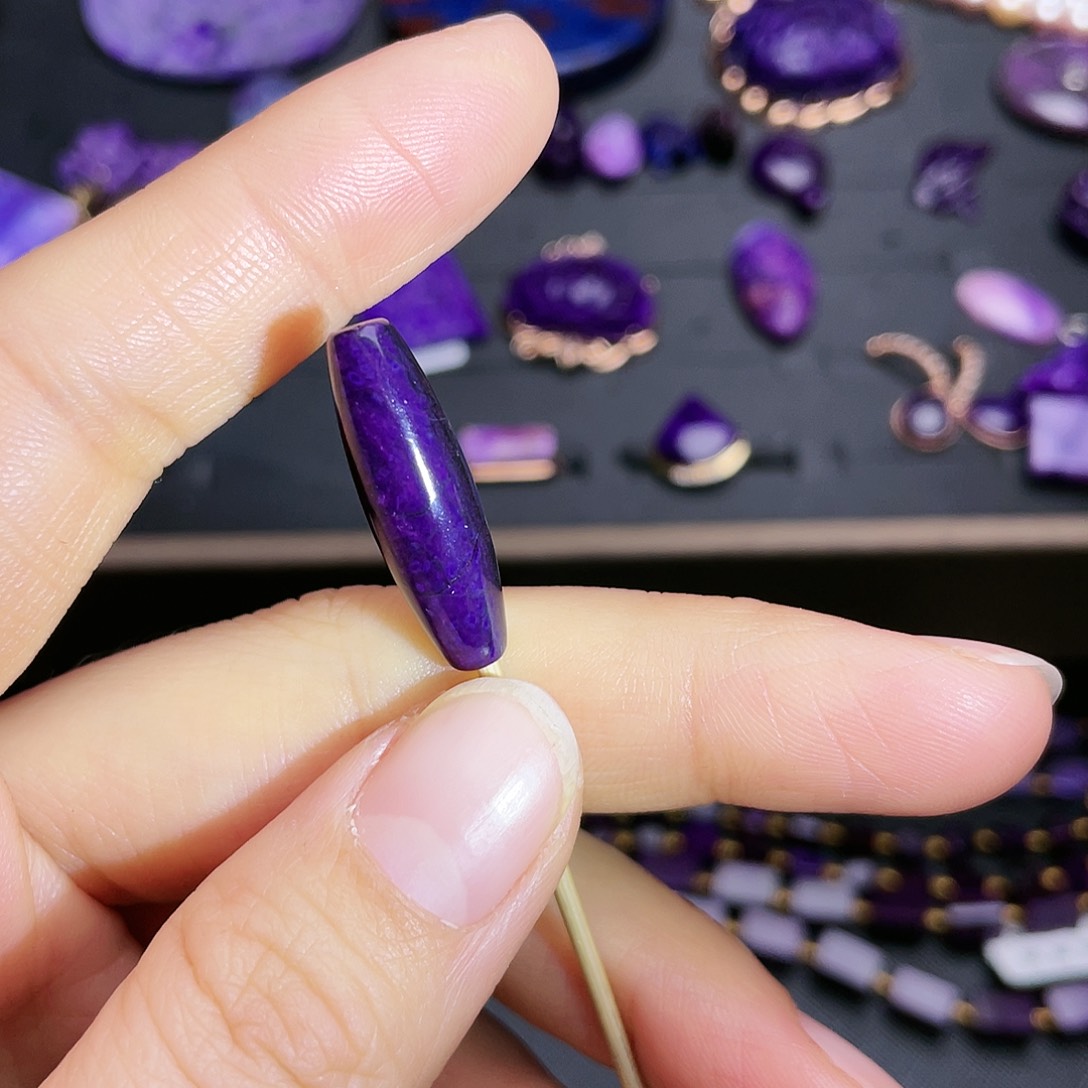 苏纪石（舒俱来）筒珠未镶嵌