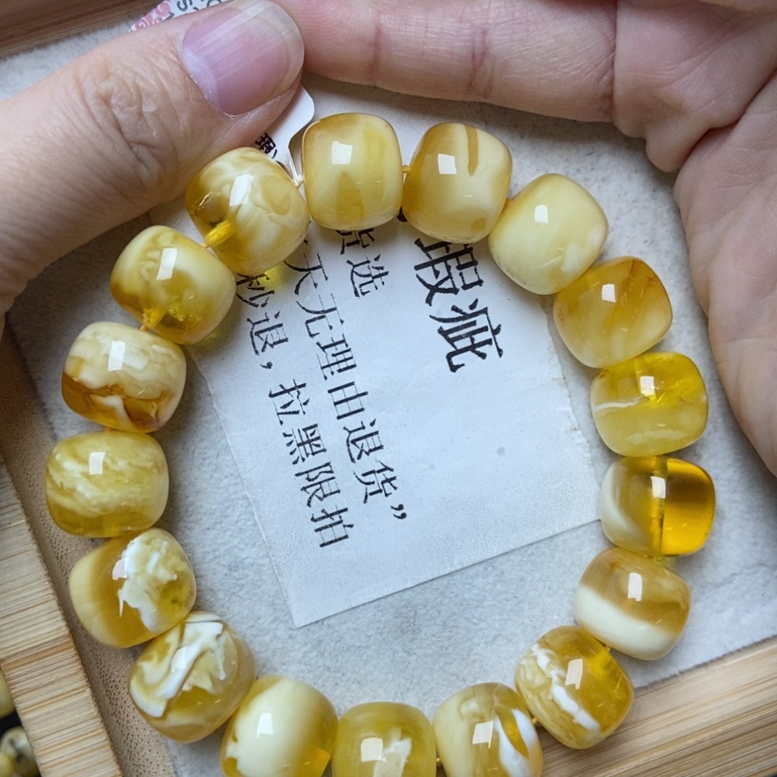 蜜蜡未镶嵌珠宝奇石15