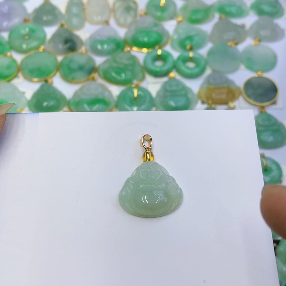 翡翠颈饰未镶嵌翡翠