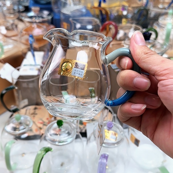 禾器华蕊公道杯青，，，，