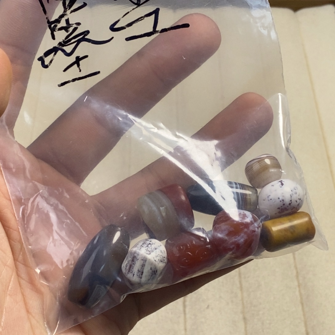 墨***尘玛瑙/玉髓未镶嵌颈饰