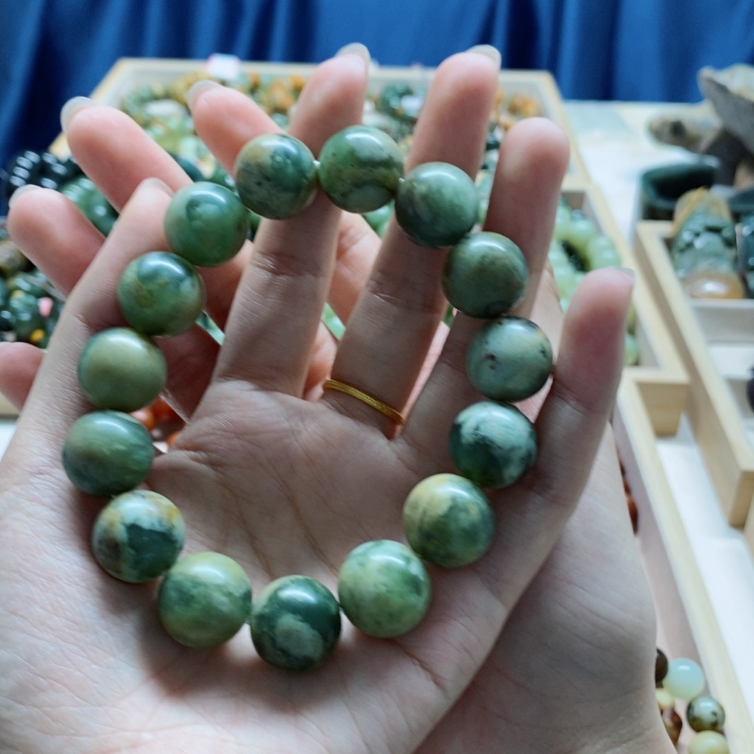 蛇纹石玉手串未镶嵌