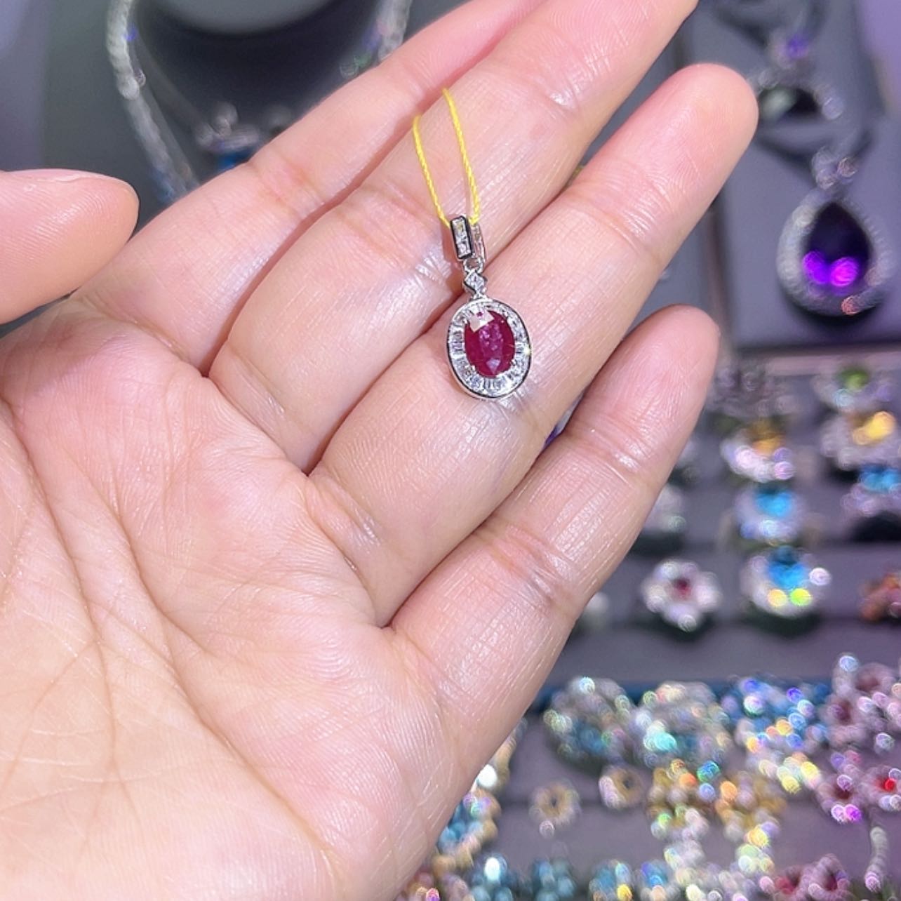 【闪购商品】红宝石吊坠(赠链)银S925镶嵌