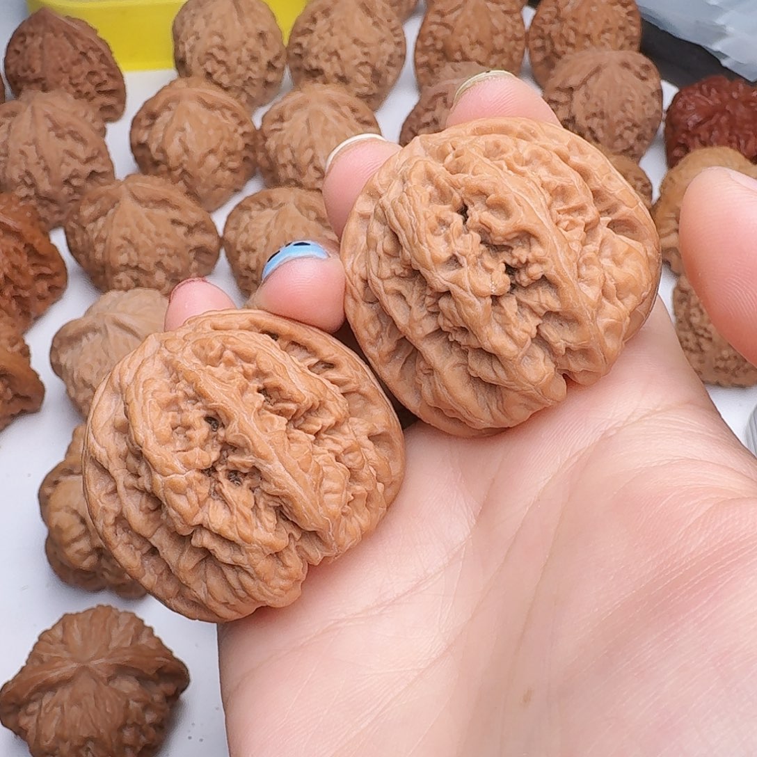 桃核吊坠大粗筋子