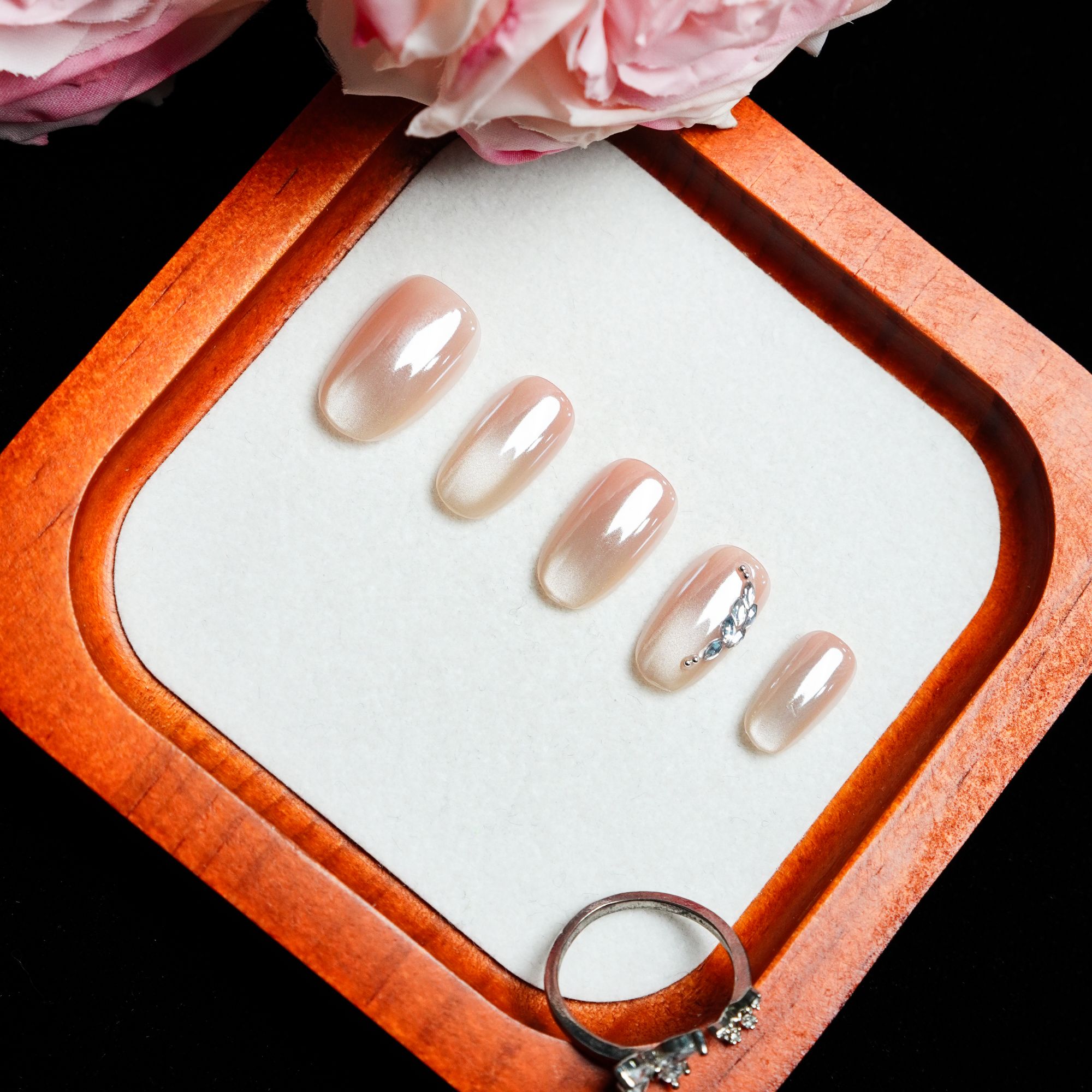 【风拂星柔】腮红猫眼法式中长款显白手工穿戴甲温柔超仙美甲指甲片