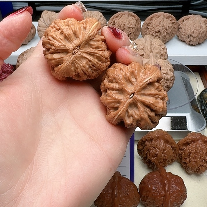 文玩核桃吊坠43全品毕业对红锦鲤