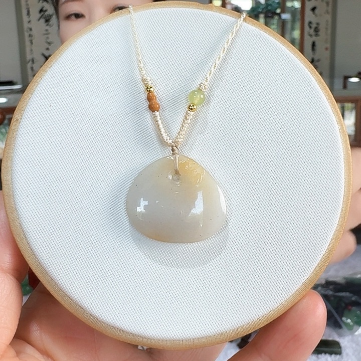 密玉（石英质玉）未镶嵌颈饰