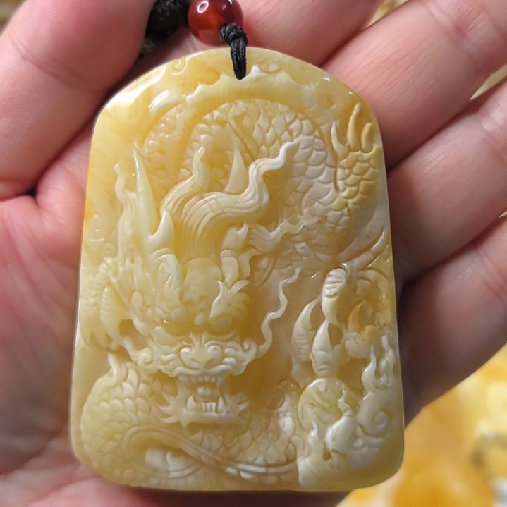 蜜蜡颈饰未镶嵌龙牌