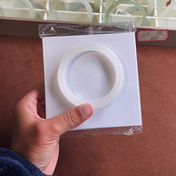 和田玉未镶嵌手镯沐**雨