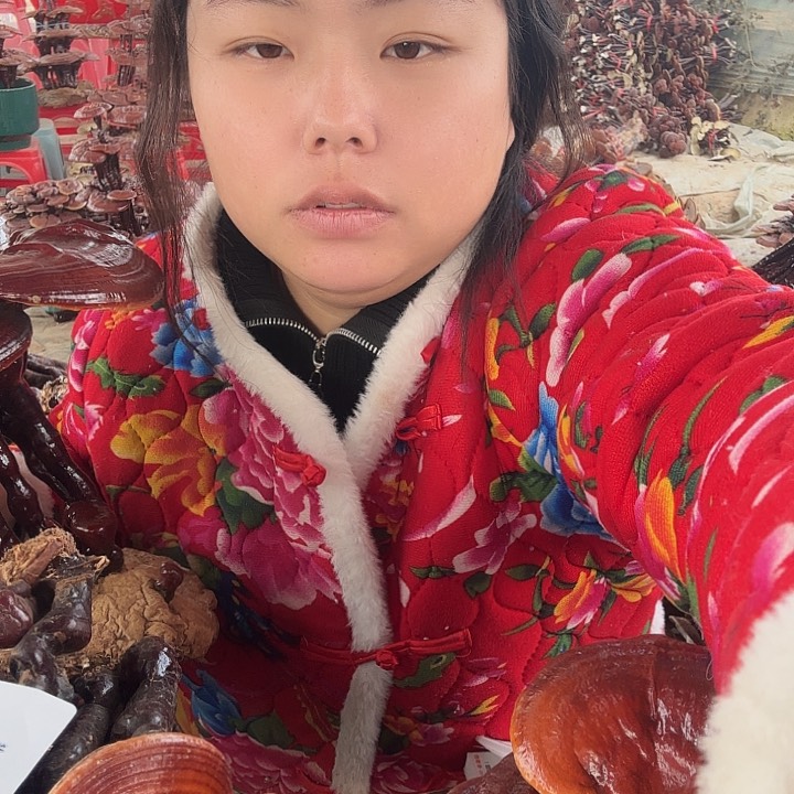 无花朵涅**生灵芝花开了