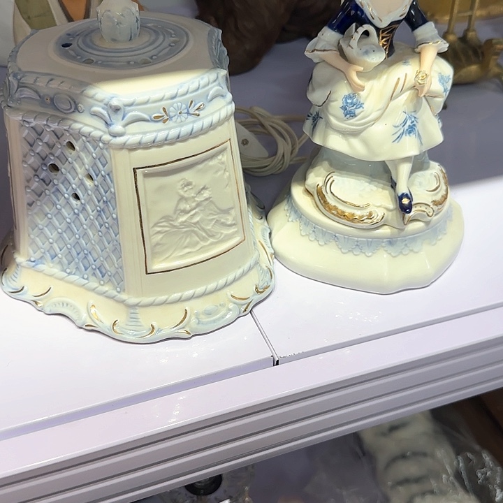 瓷片E****h瓷质品工艺品