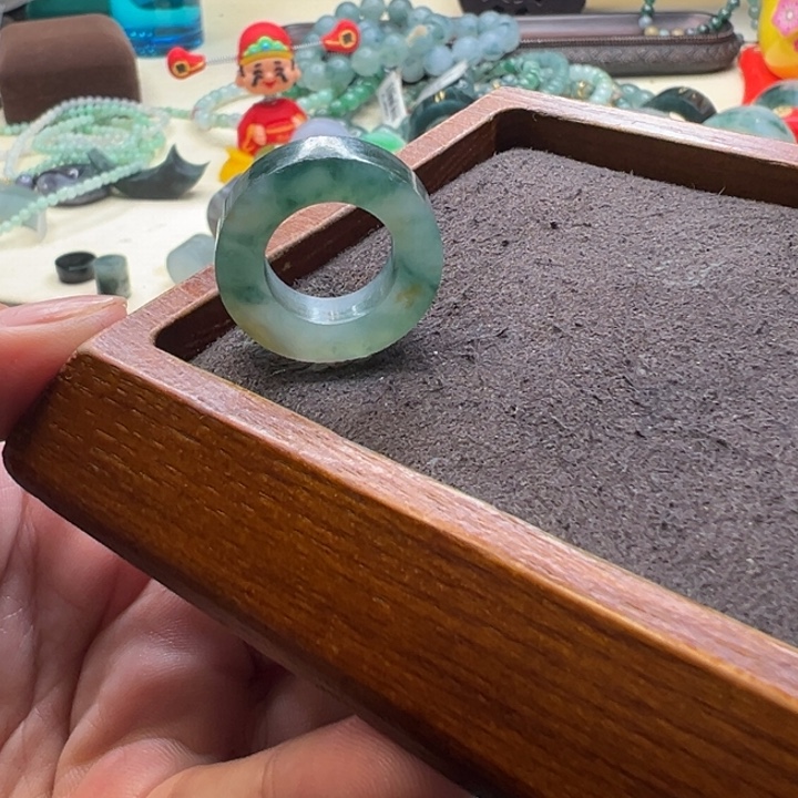 小***儿定制翡翠未镶嵌翡翠戒指