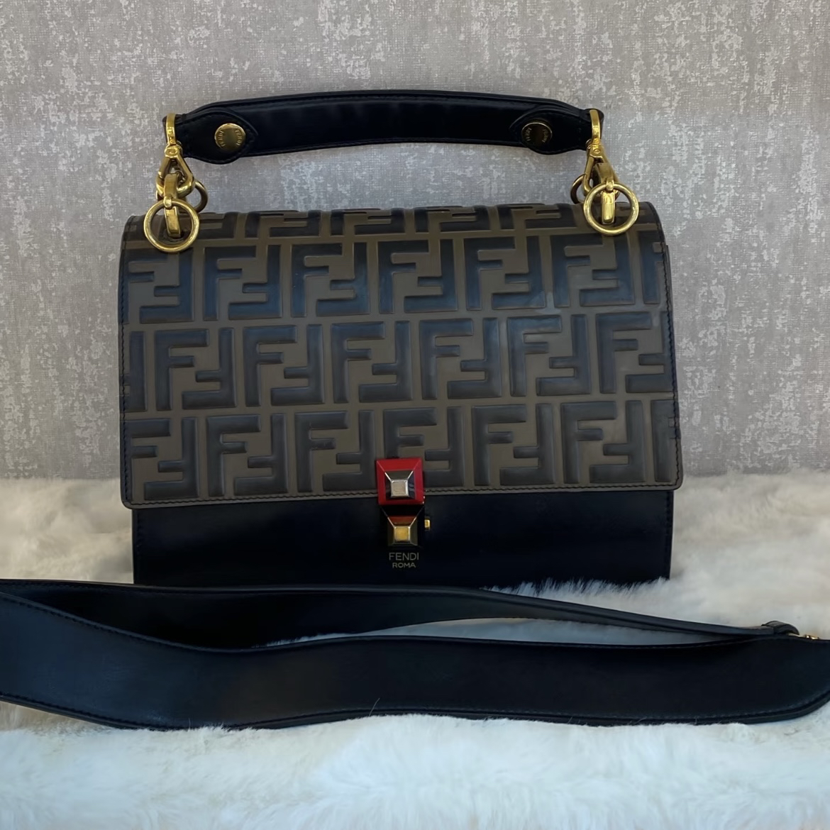 95新 FENDI/芬迪 芬迪老花手提斜挎包