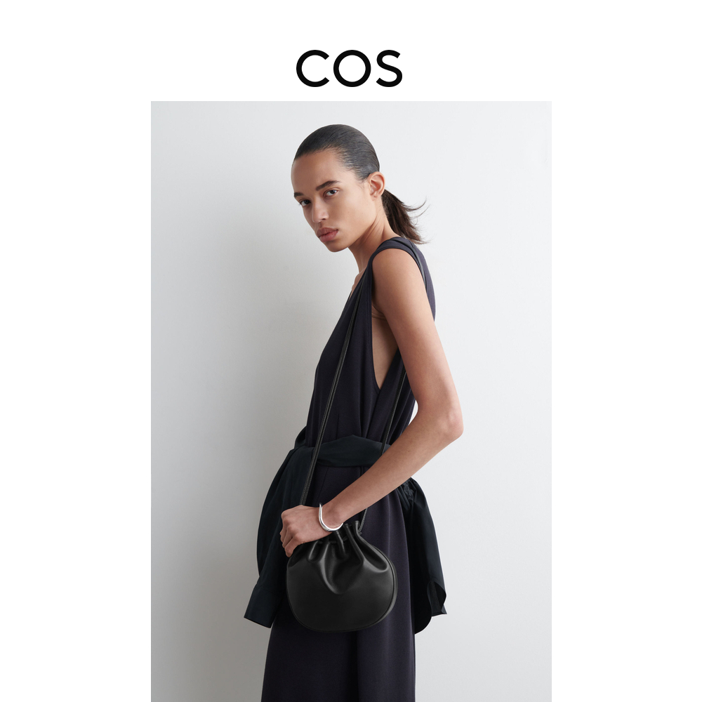 COS女士 皮革斜挎包黑色2025夏季新品1283649001