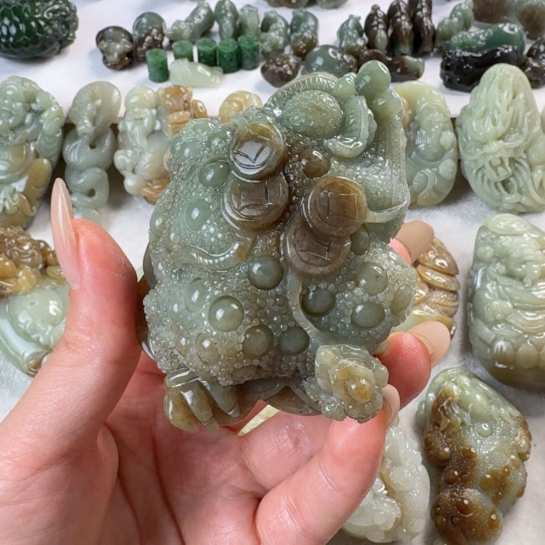 未镶嵌和田玉把件春**哥