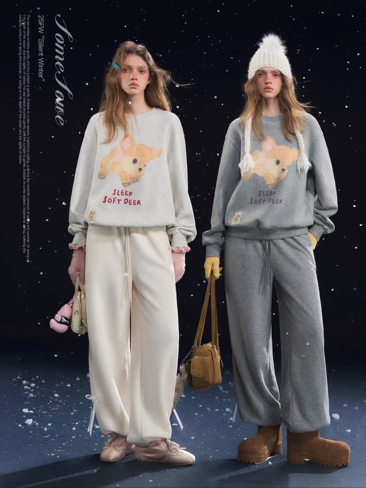 SOMESOWE 官方授权 小鹿绒绒圆领长袖卫衣