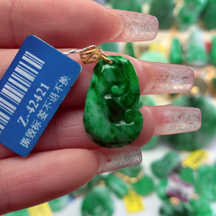 翡翠颈饰18K金镶嵌翡翠