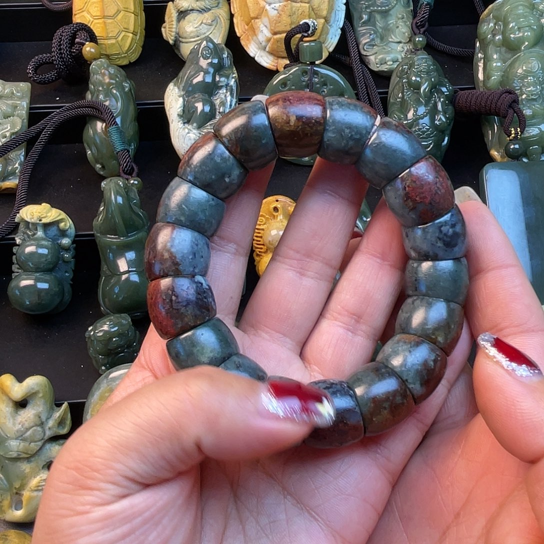 透闪石质玉未镶嵌手链