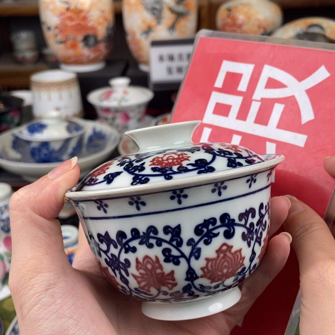 陶瓷的设计师是一个