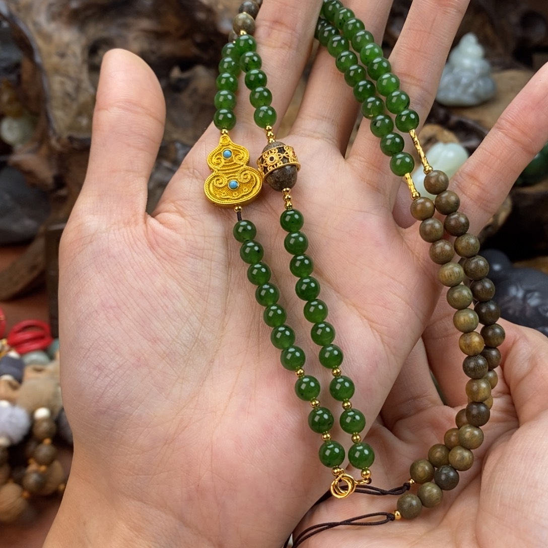 爱***然和田玉（碧玉）未镶嵌颈饰