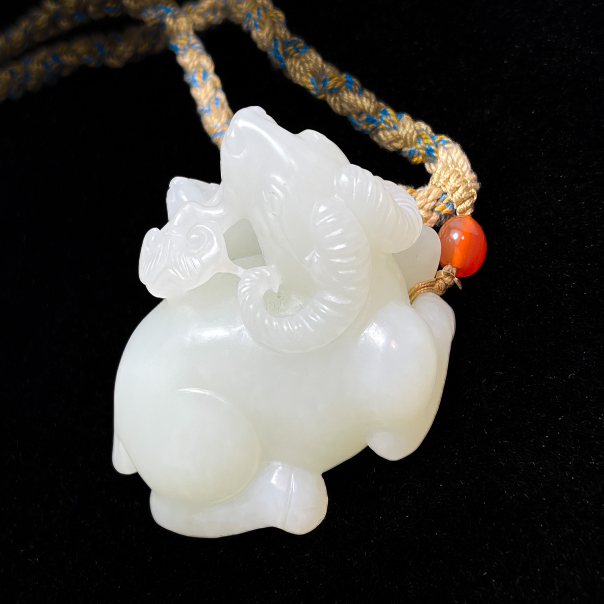 旧藏和田玉白玉羊手把件