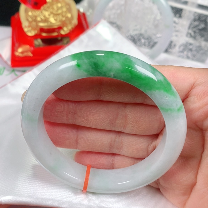 翡翠手镯未镶嵌   编号DH1205 正圈56