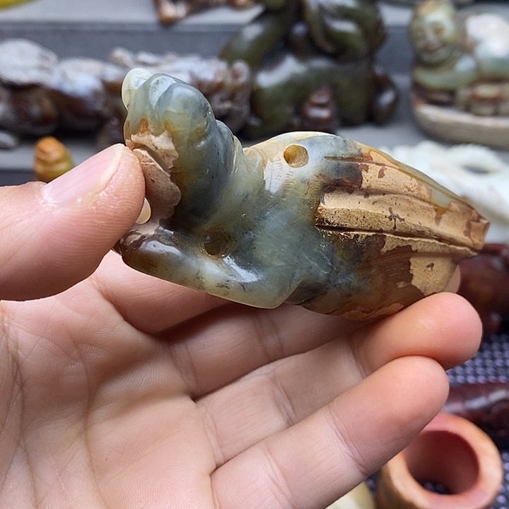 未镶嵌蛇纹石玉颈饰