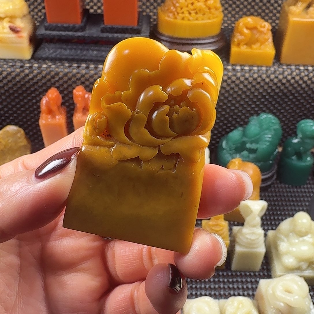 寿山石印石老挝石