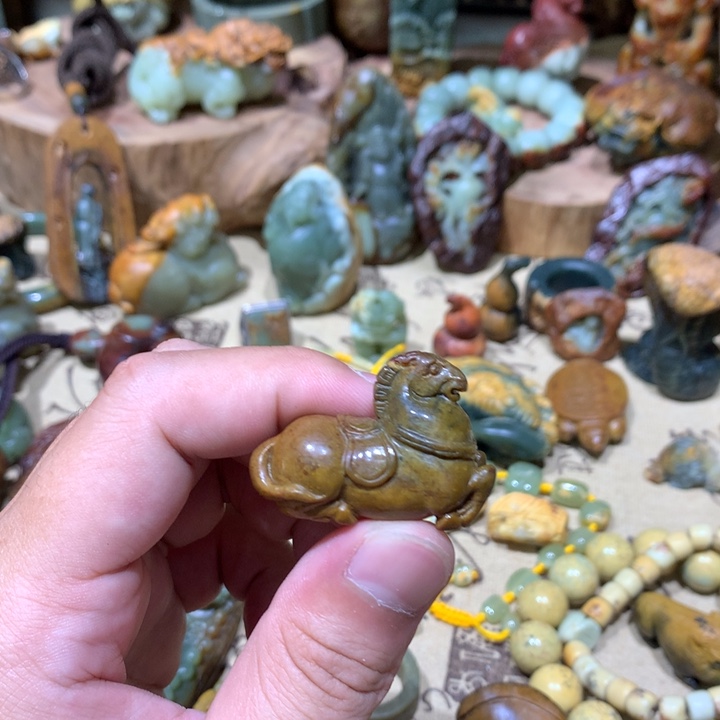 岫岩河磨玉（透闪石质玉）挂件未镶嵌