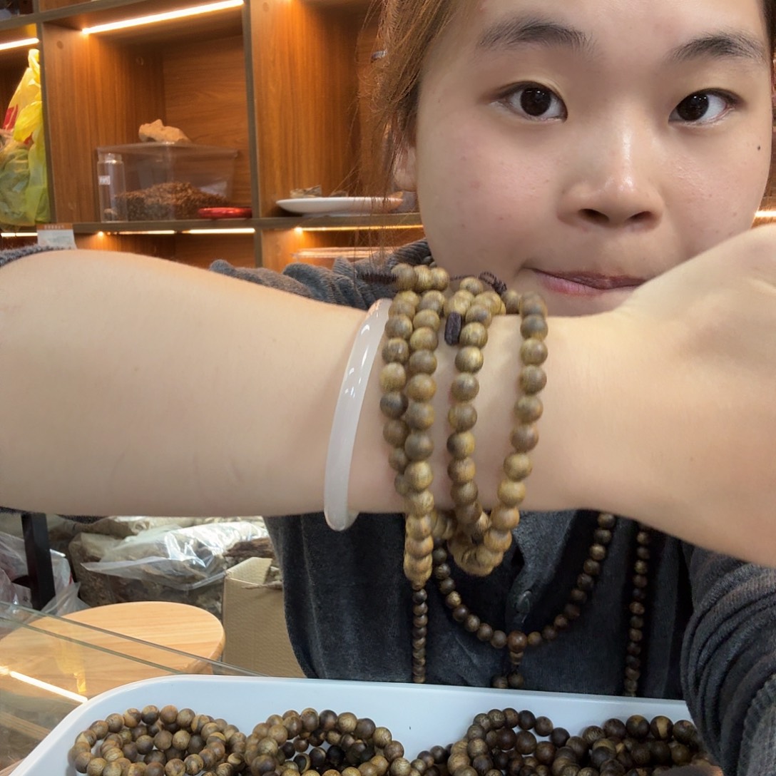 唉***彤沉香碎屑沉香奇楠沉香补发珠子