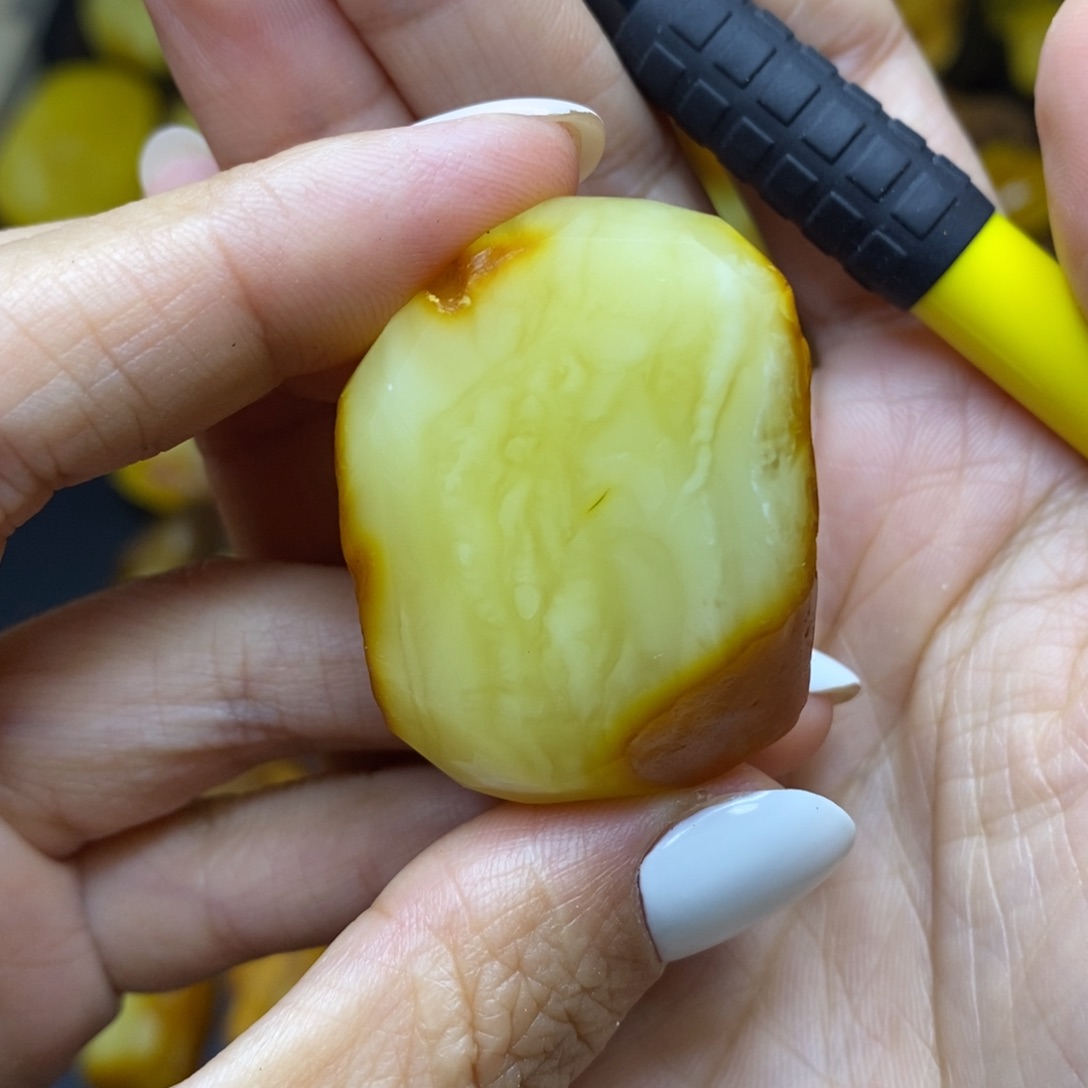 未镶嵌定制琥珀M****i胖