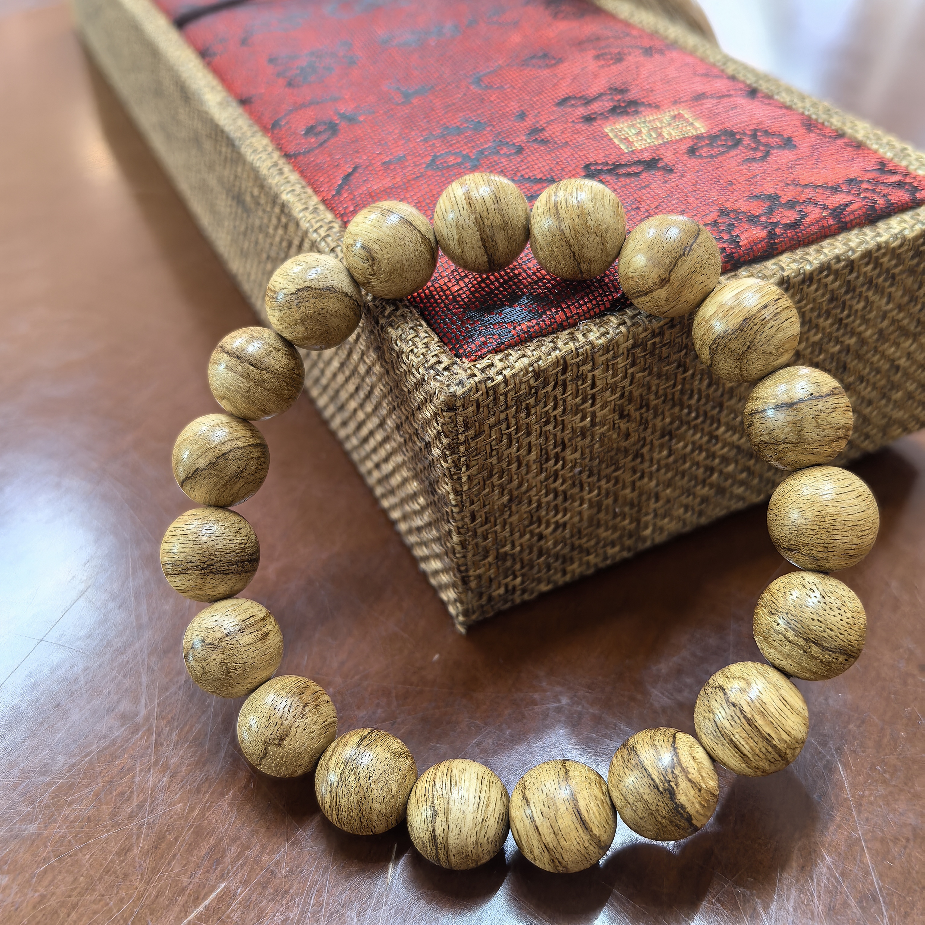 沉香一了个卜达拉干大点位沉香手串