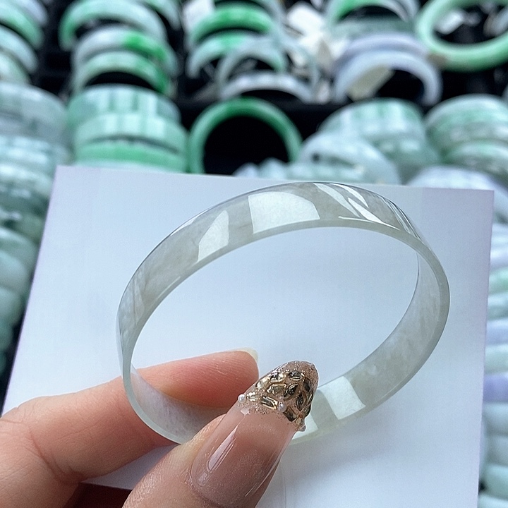 翡翠未镶嵌手镯111-