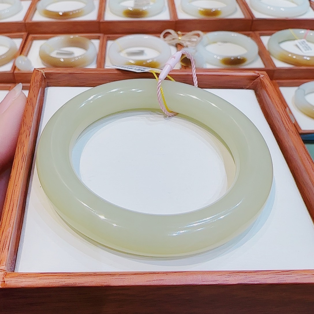 和田玉手镯未镶嵌黄口55