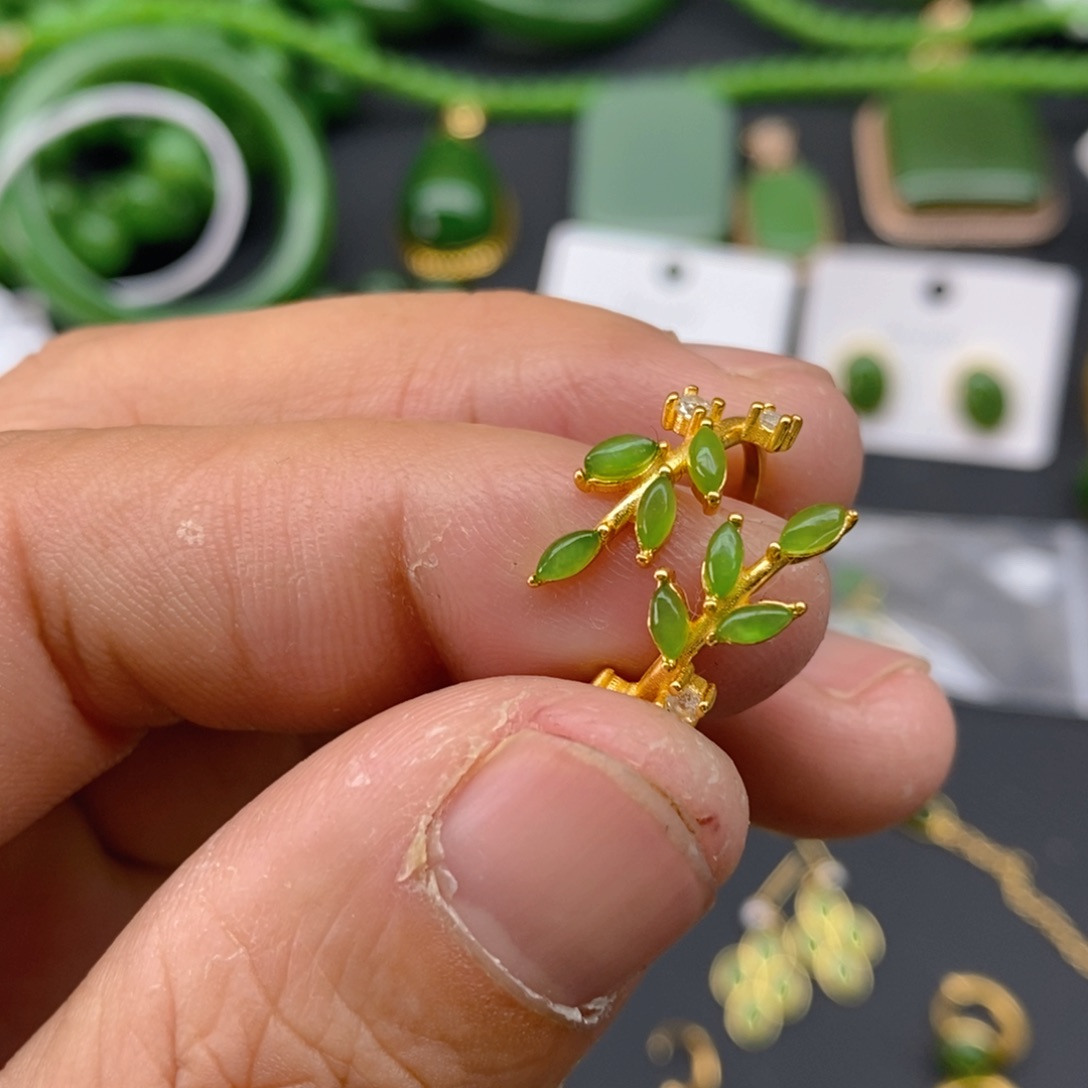 和田玉（碧玉）颈饰银S925镀金镶嵌