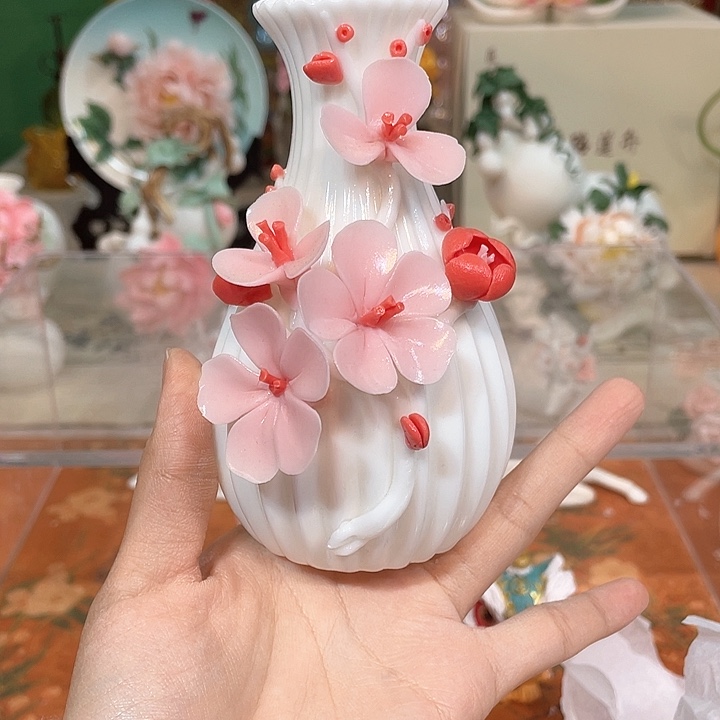 手工陶瓷精致摆件