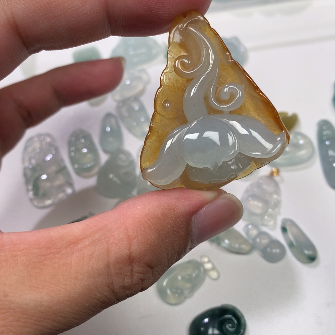 吊坠(不含链)未镶嵌翡翠