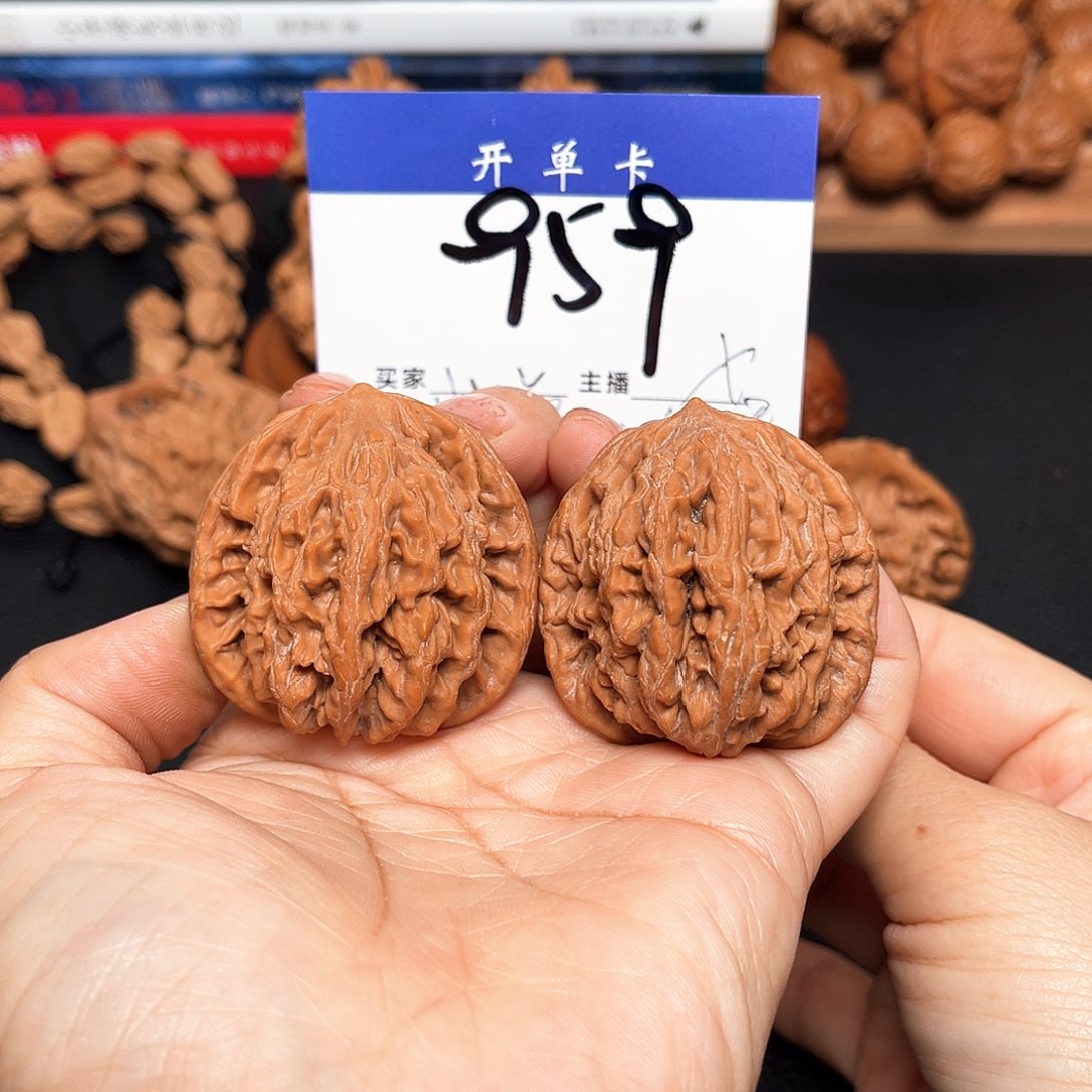 吊坠桃核虎头胖虎41尺。 无刀
