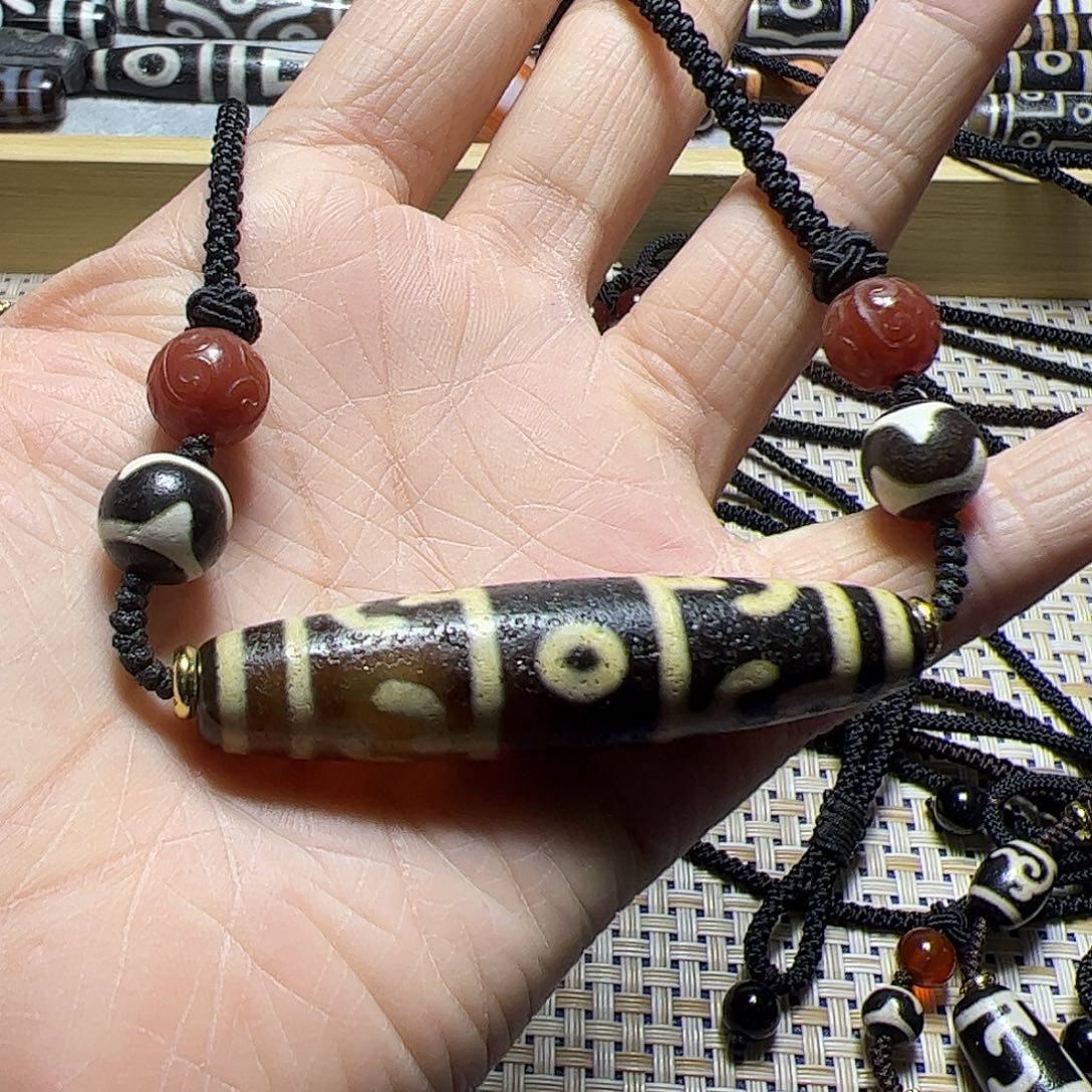 国***庆玛瑙/玉髓未镶嵌颈饰