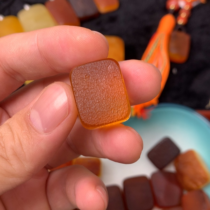 原皮留皮牌子配饰