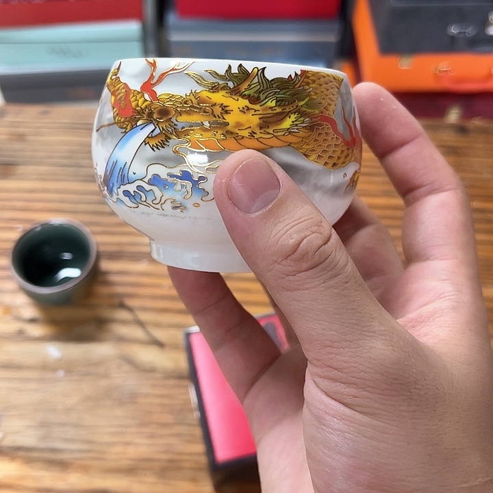 孤品茶具套装等。           