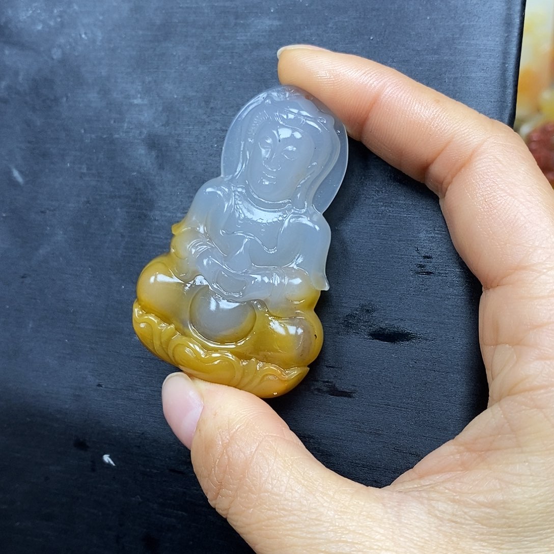 石英质玉（黄龙玉）颈饰未镶嵌