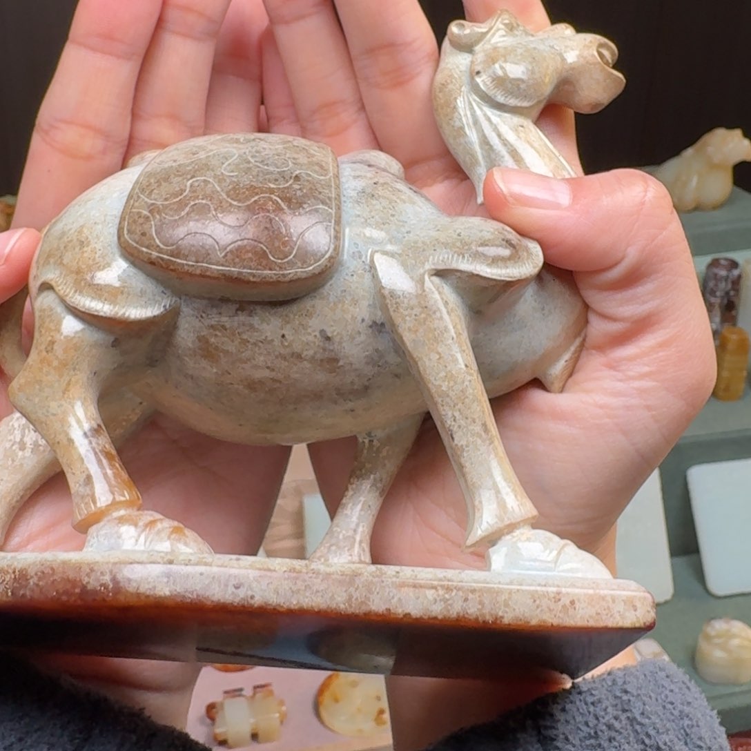 和田玉颈饰未镶嵌麒****馆