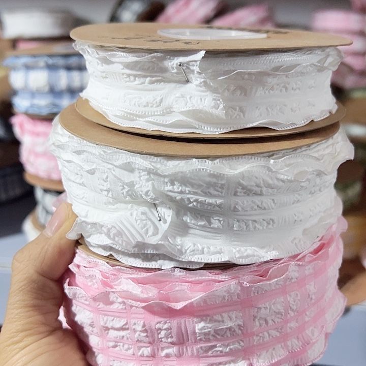 泡芙格子白色4和2.5的各25码，，，4的粉色25码