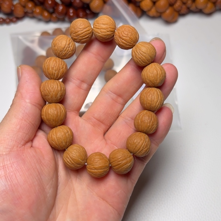 猴头核桃吊坠风雨