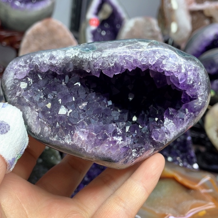 水晶摆件未镶嵌捡漏