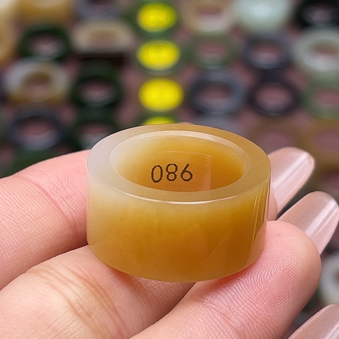 和田玉未镶嵌戒指16.9糖白