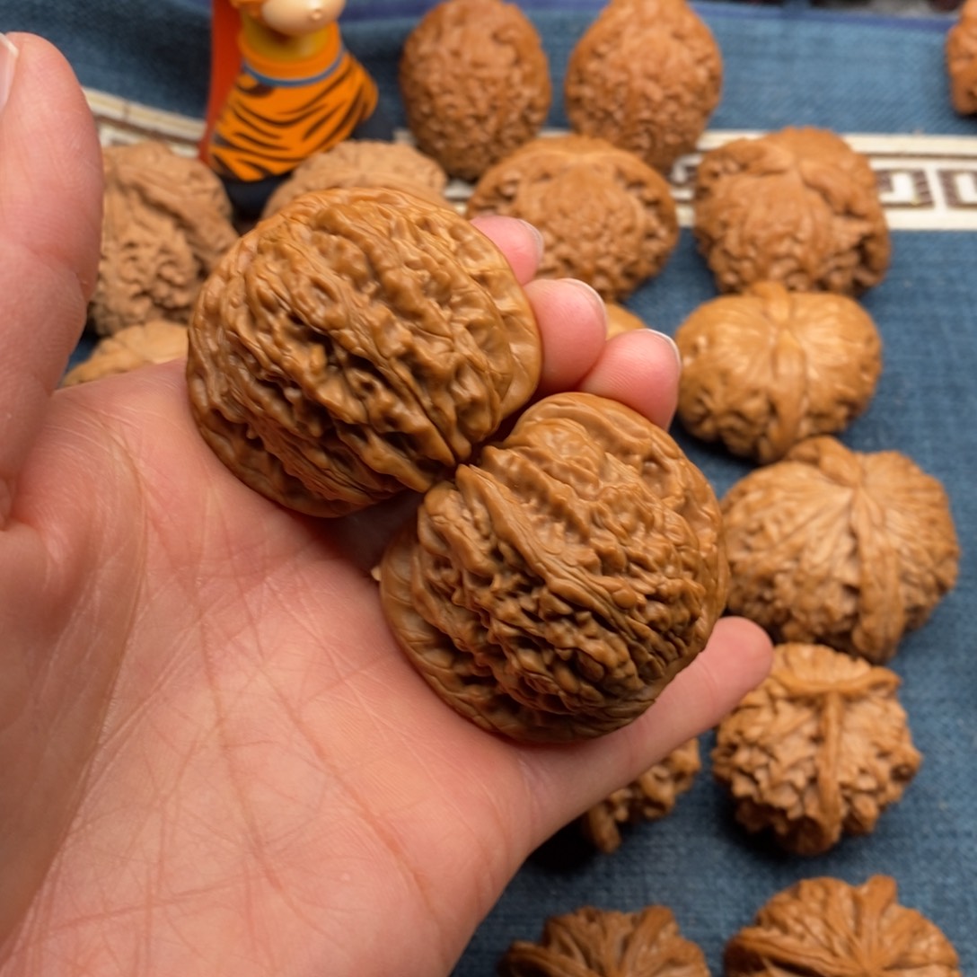 文玩核桃把件42全品汉高楼