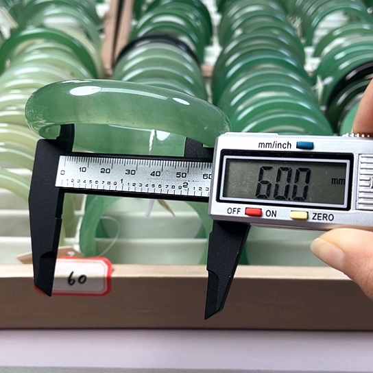 未镶嵌手镯东陵石