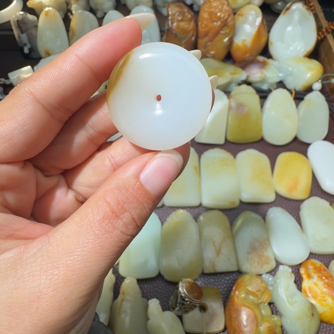 和田玉未镶嵌吊坠(不含链)